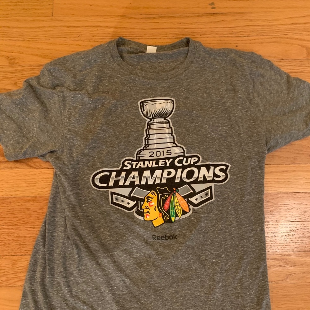 Men’s Small Black Hawks Stanley Cup 2015 T- Shirt